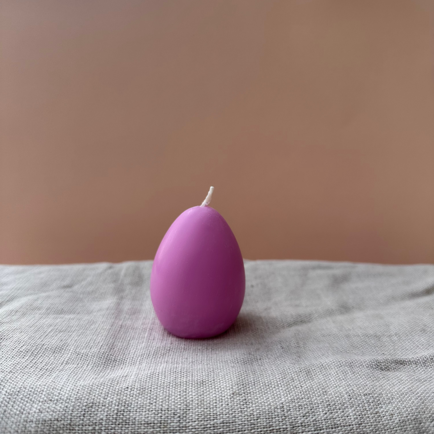 PÄÄSIÄISMUNA pieni, eri värejä